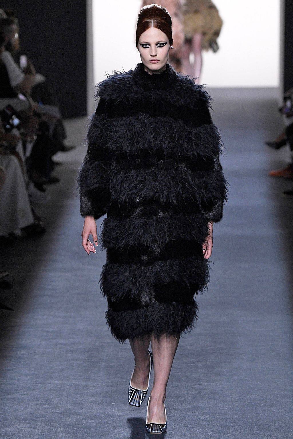 Fashion Week Paris Fall/Winter 2018 look 19 from the Fendi collection couture