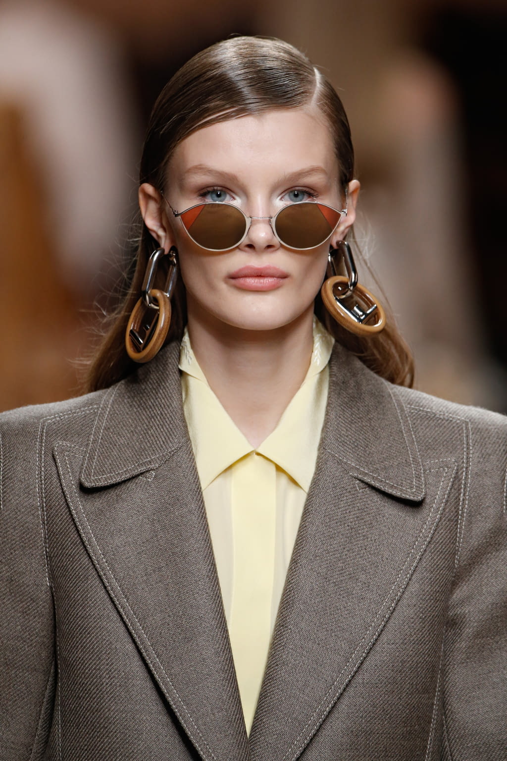 Fashion Week Milan Fall/Winter 2018 look 14 from the Fendi collection womenswear accessories