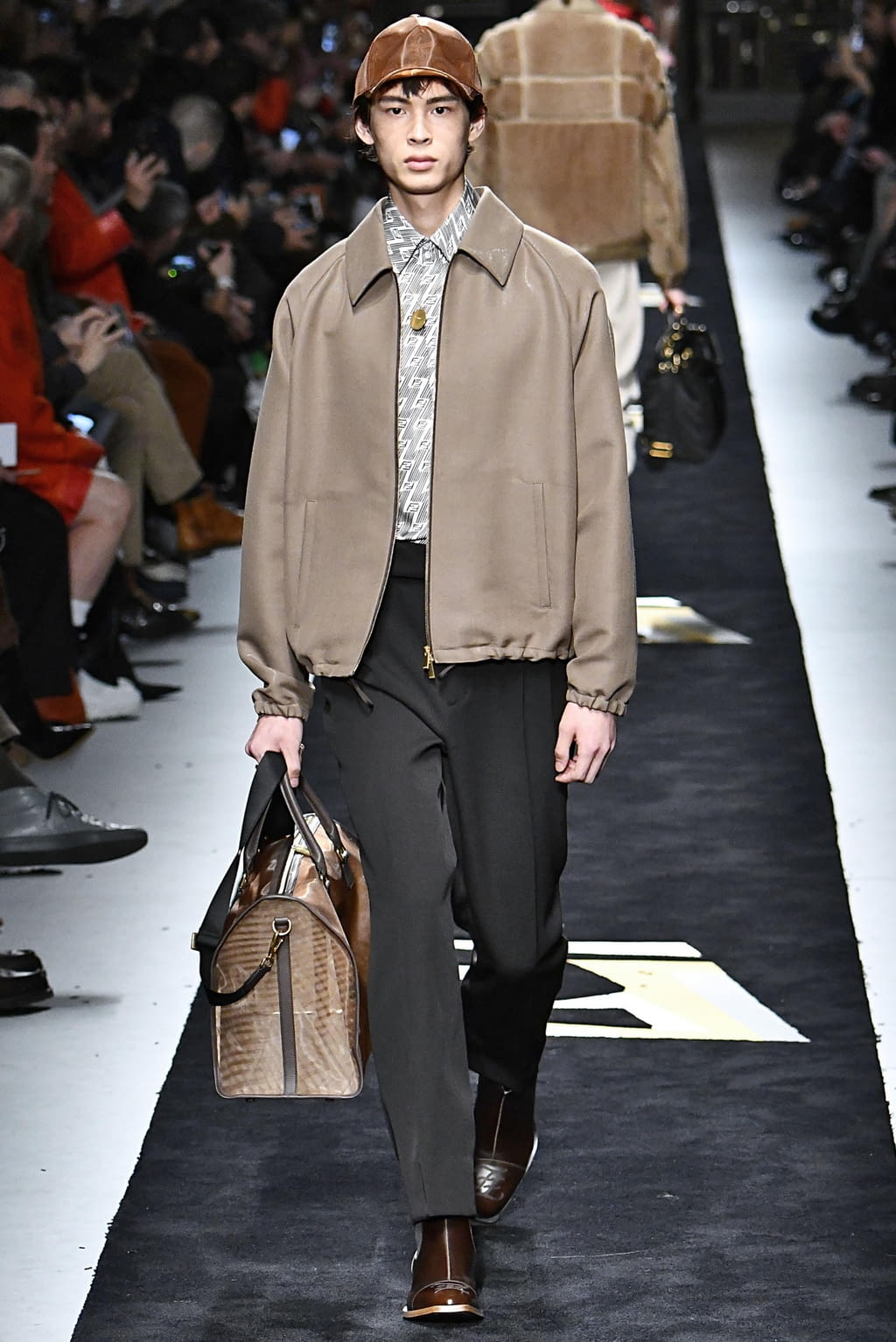Fashion Week Milan Fall/Winter 2019 look 5 from the Fendi collection 男装