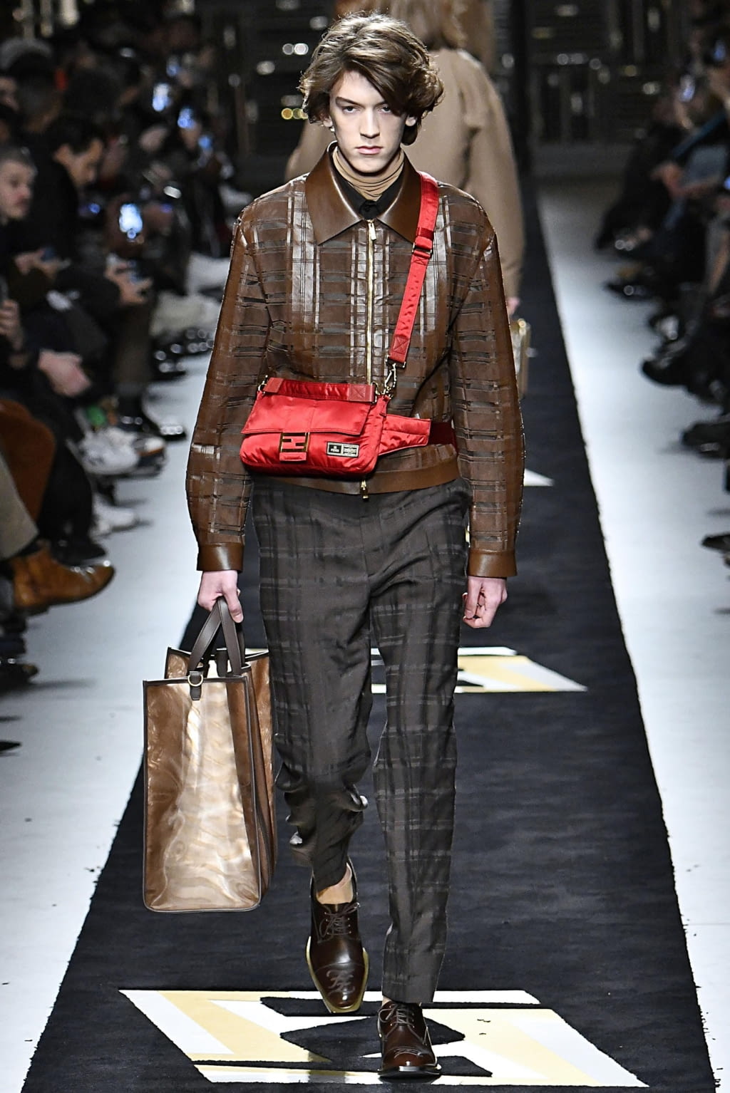 Fashion Week Milan Fall/Winter 2019 look 7 from the Fendi collection menswear