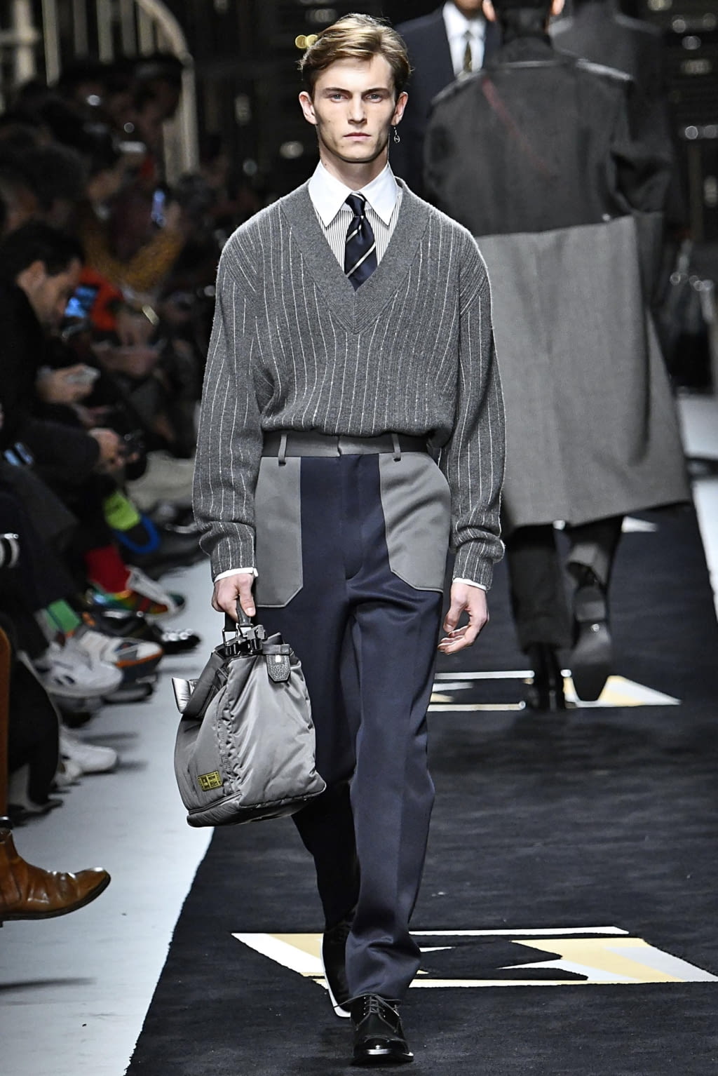 Fashion Week Milan Fall/Winter 2019 look 35 from the Fendi collection 男装