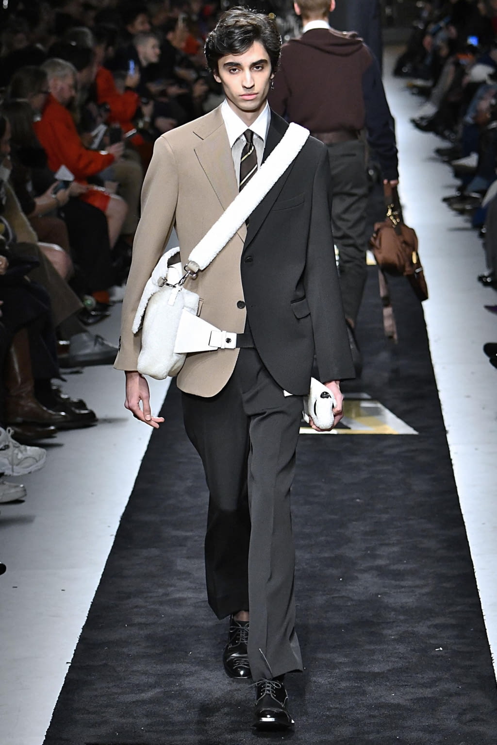 Fashion Week Milan Fall/Winter 2019 look 43 from the Fendi collection menswear