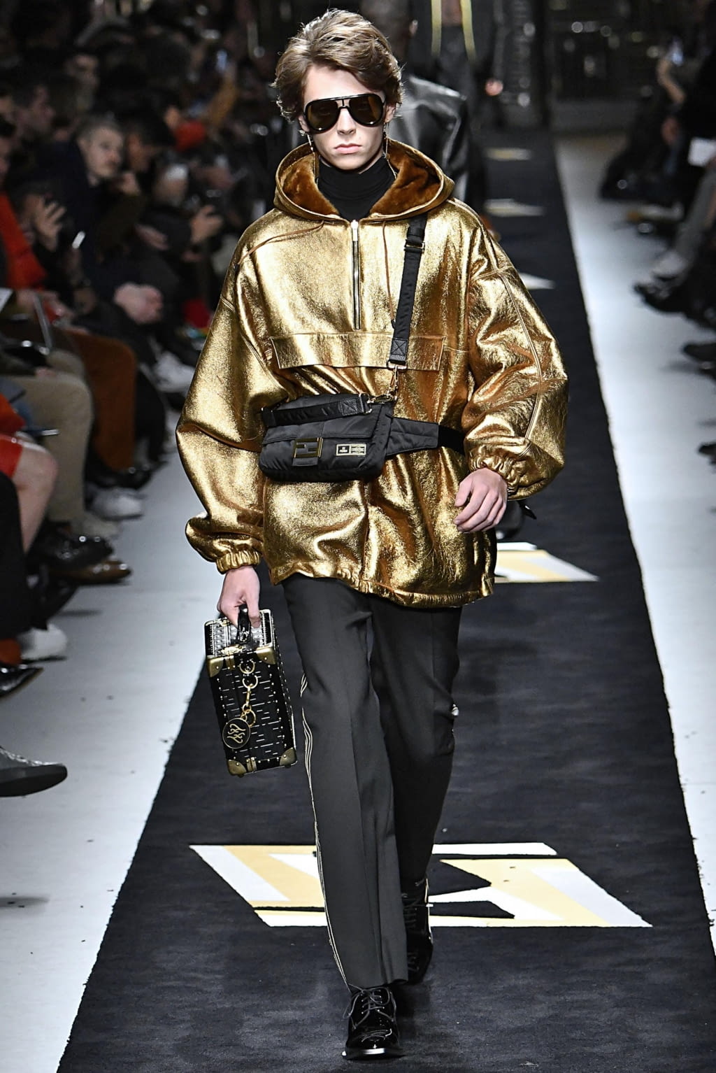 Fashion Week Milan Fall/Winter 2019 look 47 from the Fendi collection 男装