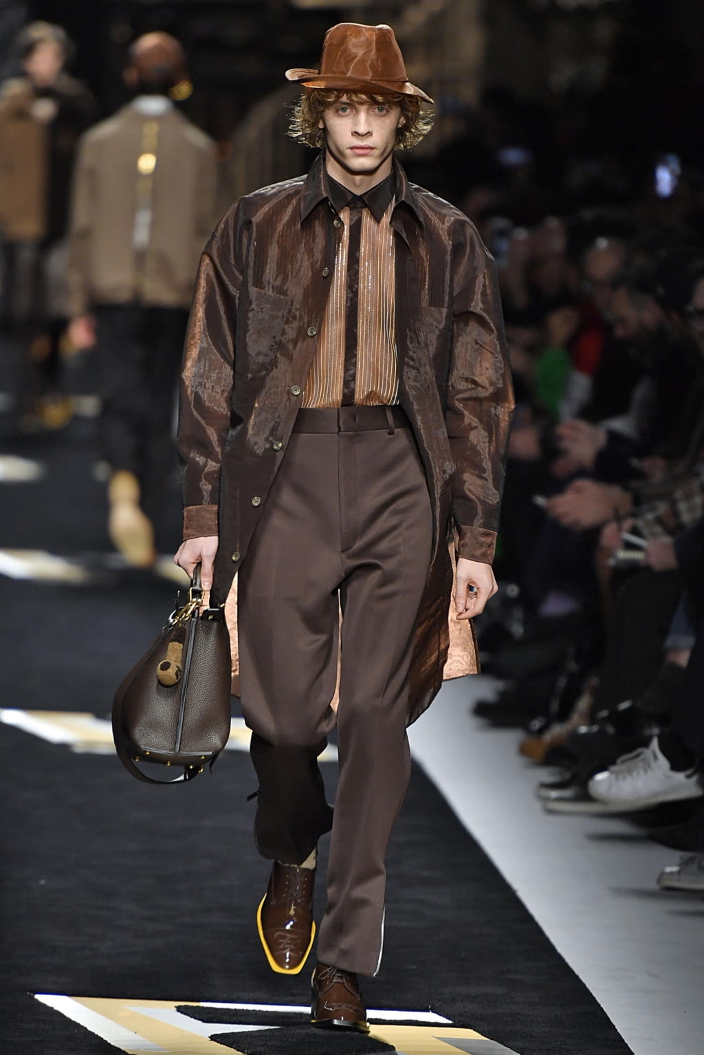 Fashion Week Milan Fall/Winter 2019 look 8 de la collection Fendi menswear