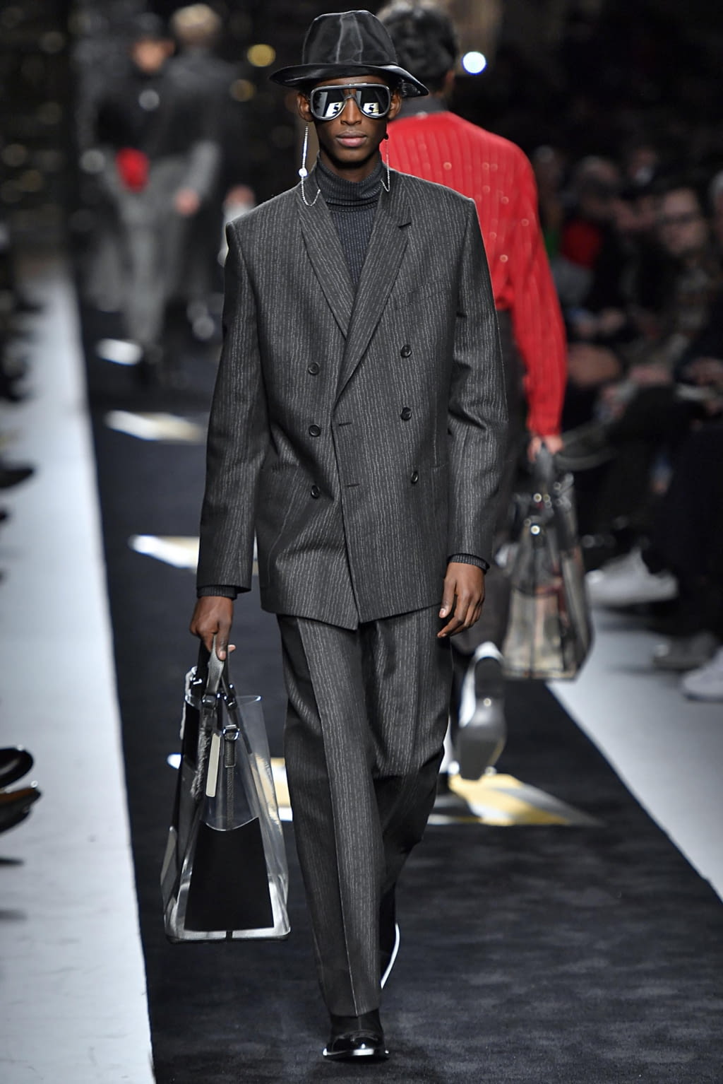 Fashion Week Milan Fall/Winter 2019 look 30 from the Fendi collection 男装