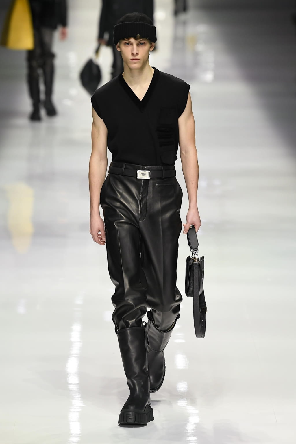 Fashion Week Milan Fall/Winter 2020 look 4 from the Fendi collection 男装
