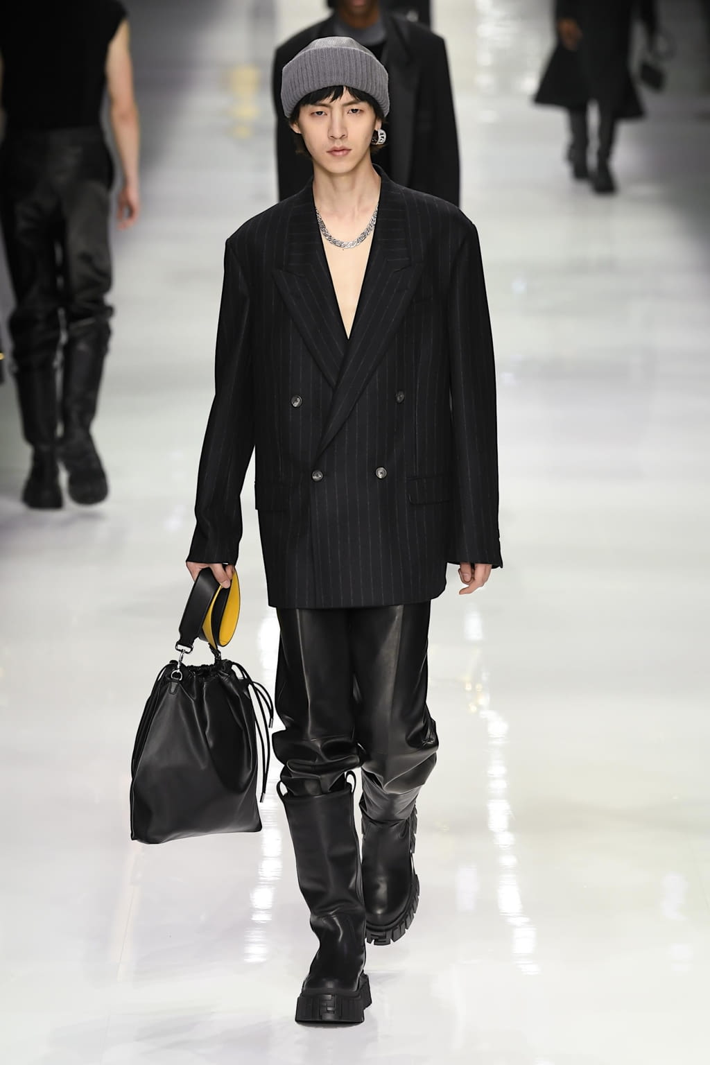 Fashion Week Milan Fall/Winter 2020 look 5 de la collection Fendi menswear