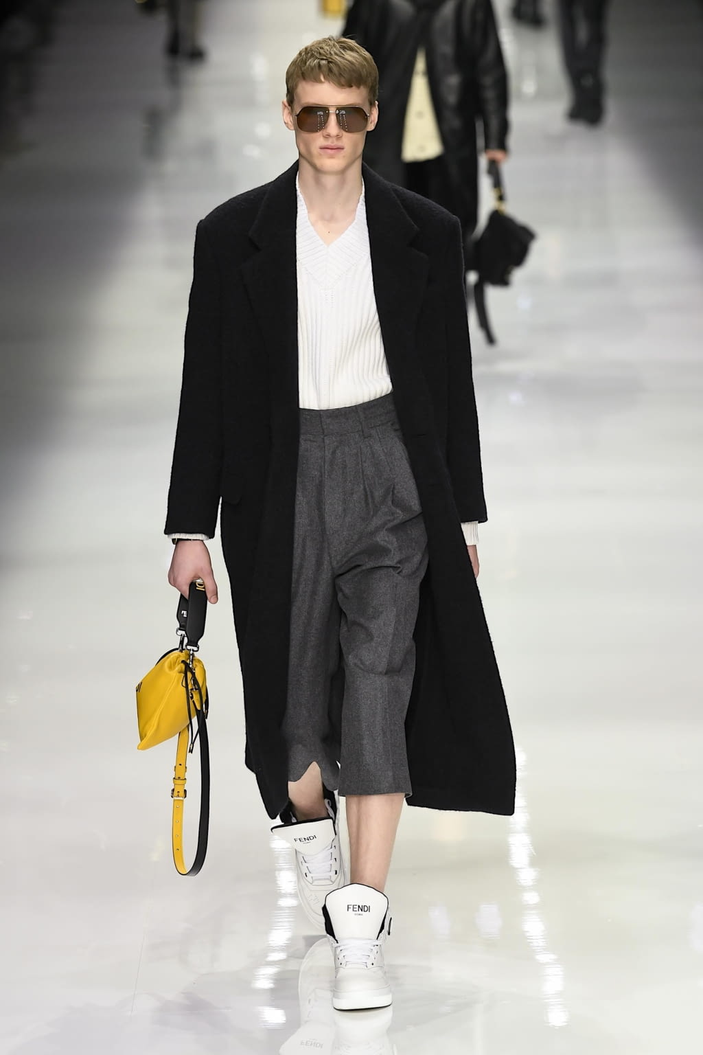 Fashion Week Milan Fall/Winter 2020 look 9 de la collection Fendi menswear