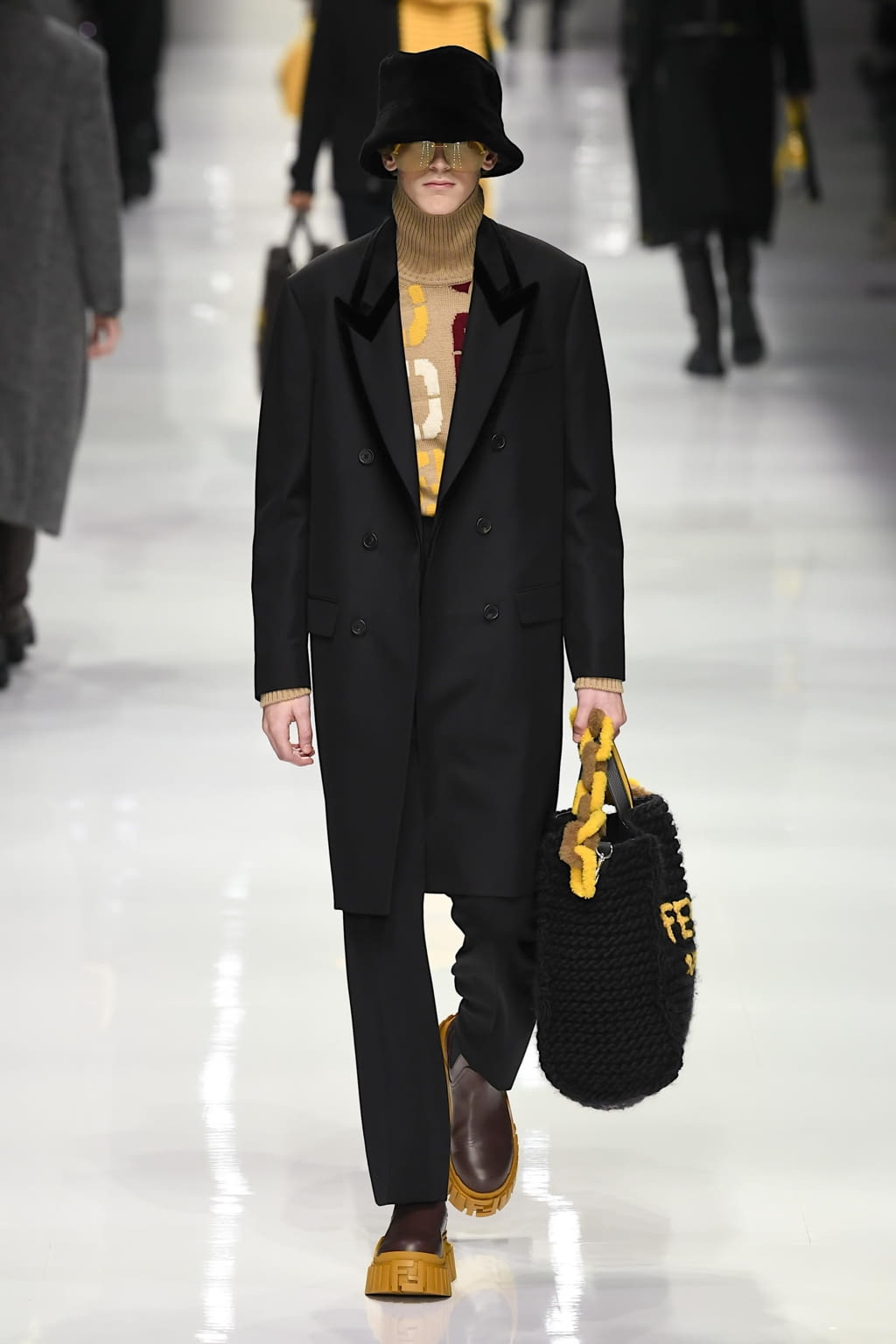 Fashion Week Milan Fall/Winter 2020 look 18 de la collection Fendi menswear
