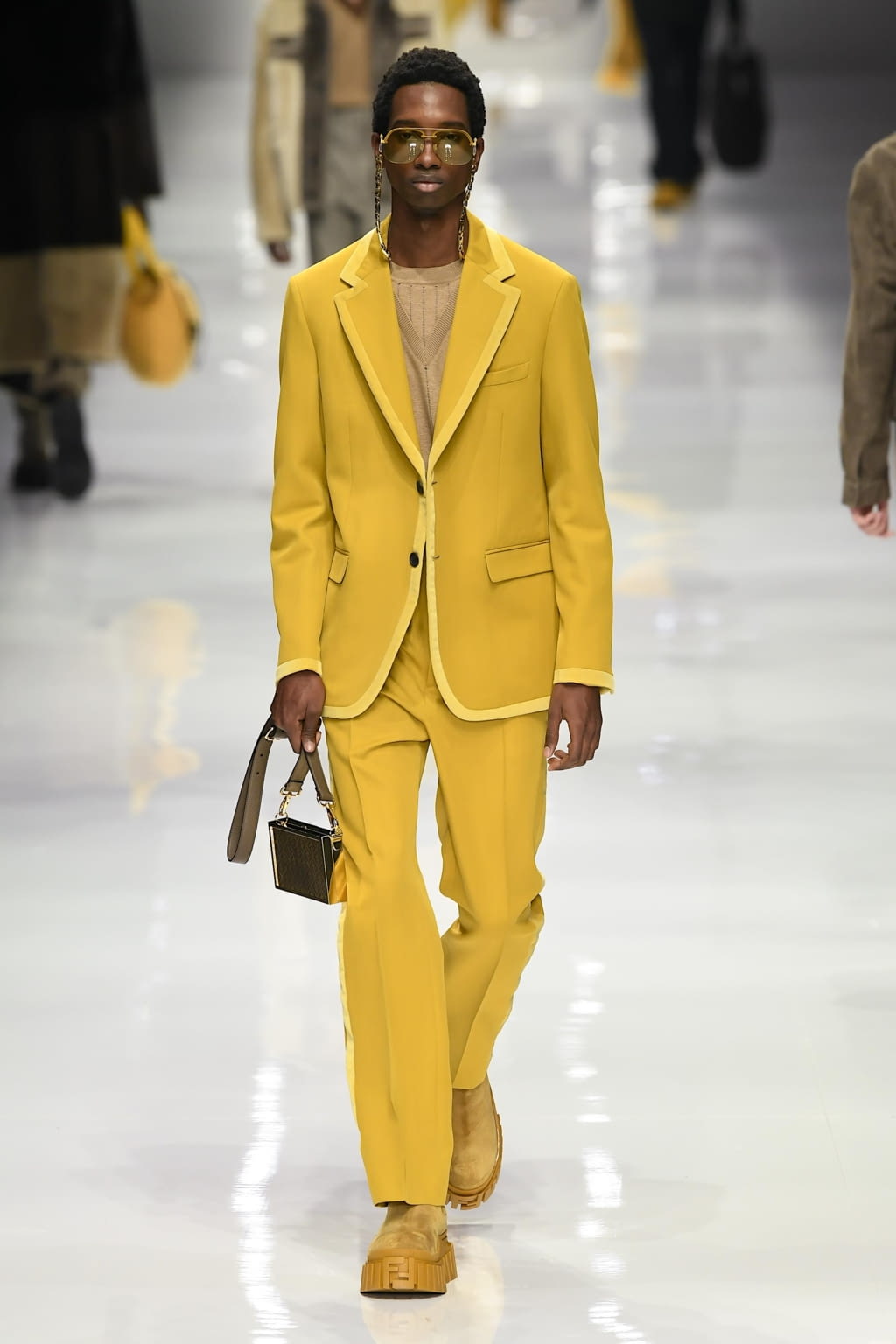 Fashion Week Milan Fall/Winter 2020 look 23 from the Fendi collection menswear