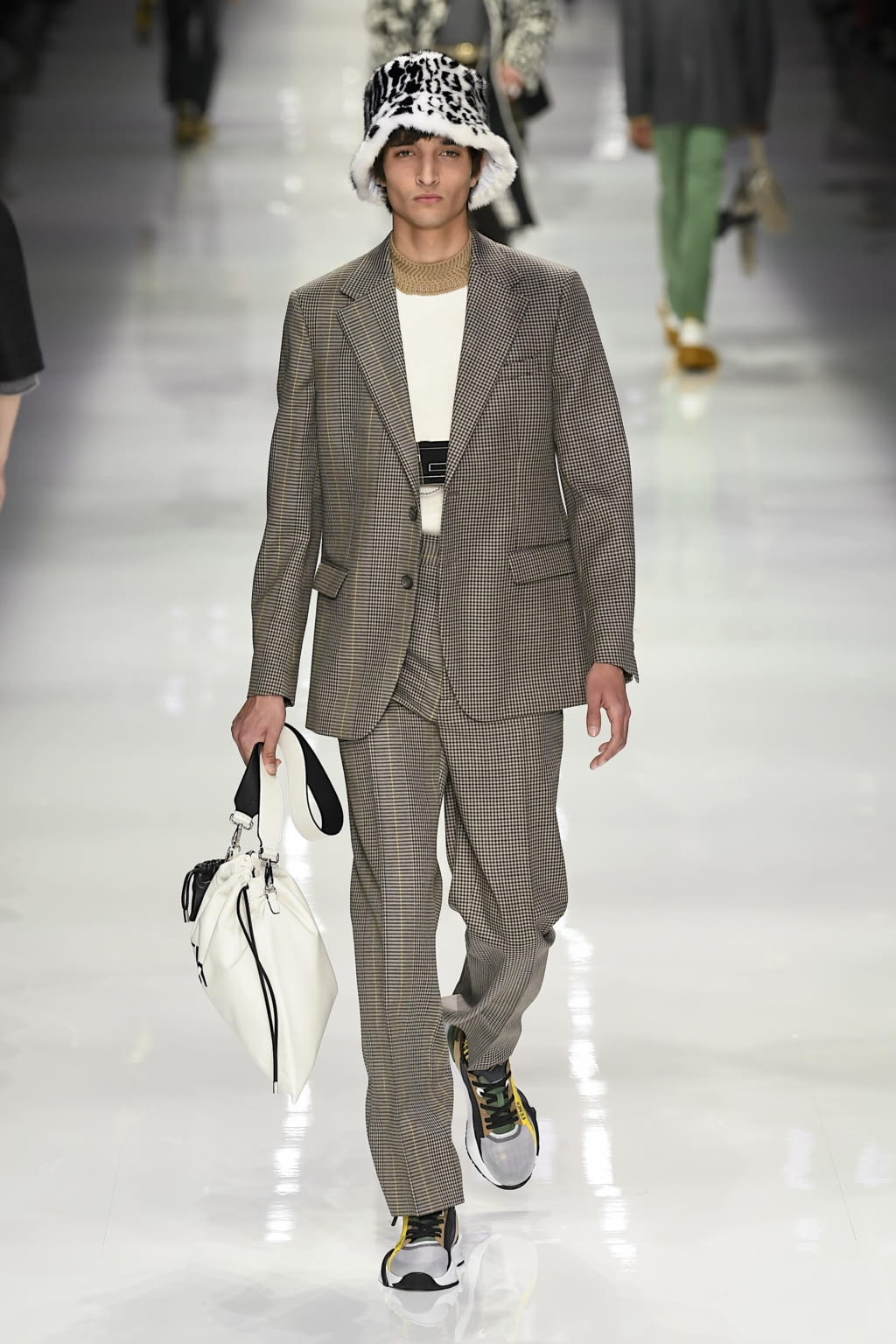 Fashion Week Milan Fall/Winter 2020 look 33 from the Fendi collection menswear
