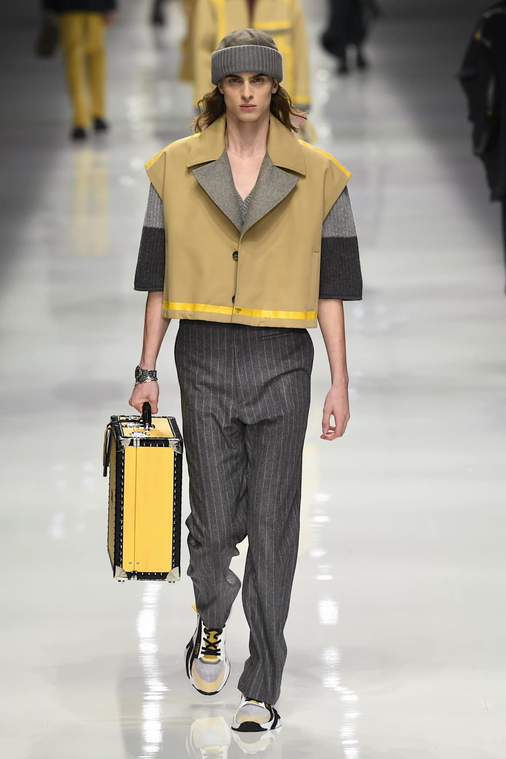 Fashion Week Milan Fall/Winter 2020 look 43 from the Fendi collection 男装