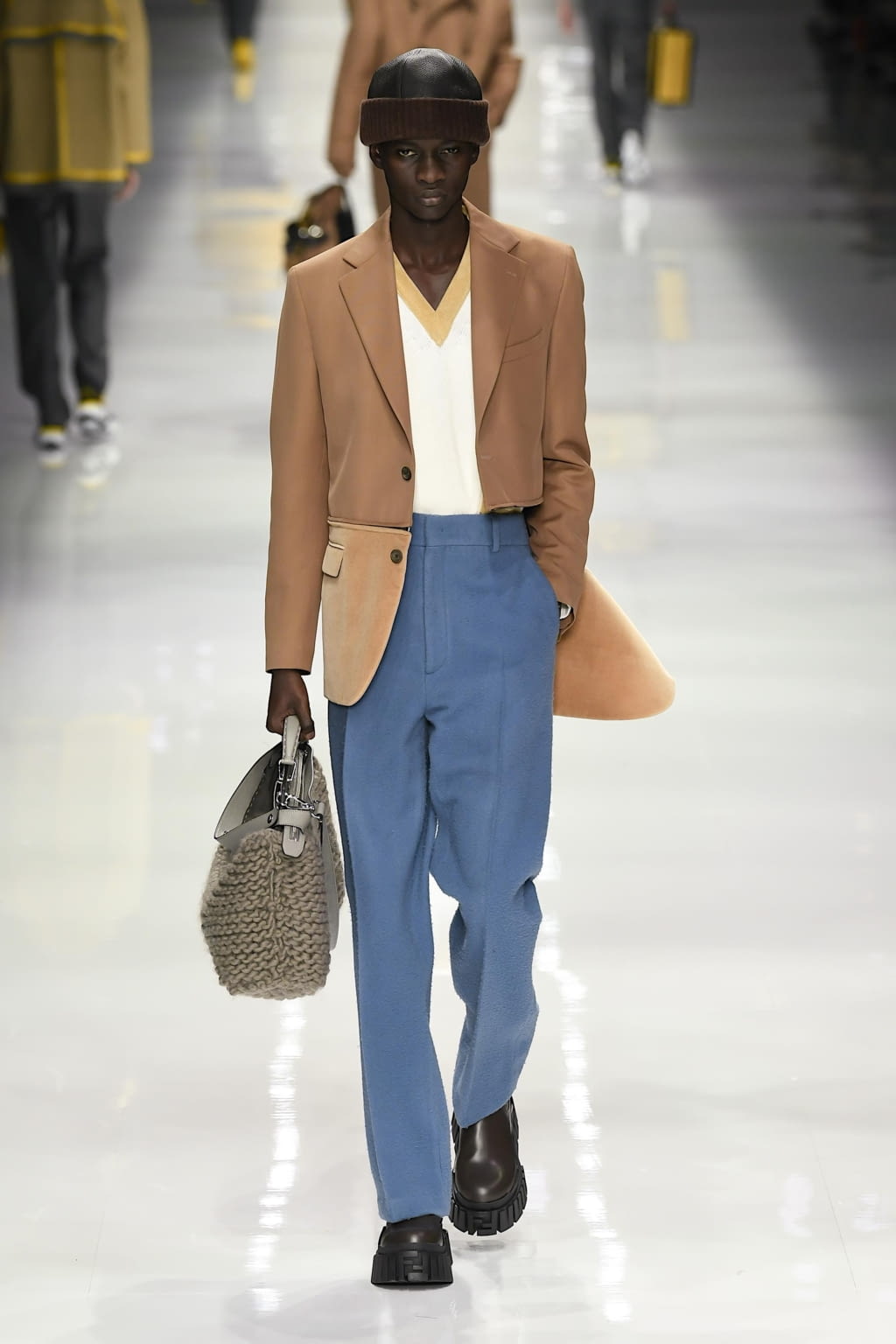 Fashion Week Milan Fall/Winter 2020 look 46 from the Fendi collection 男装