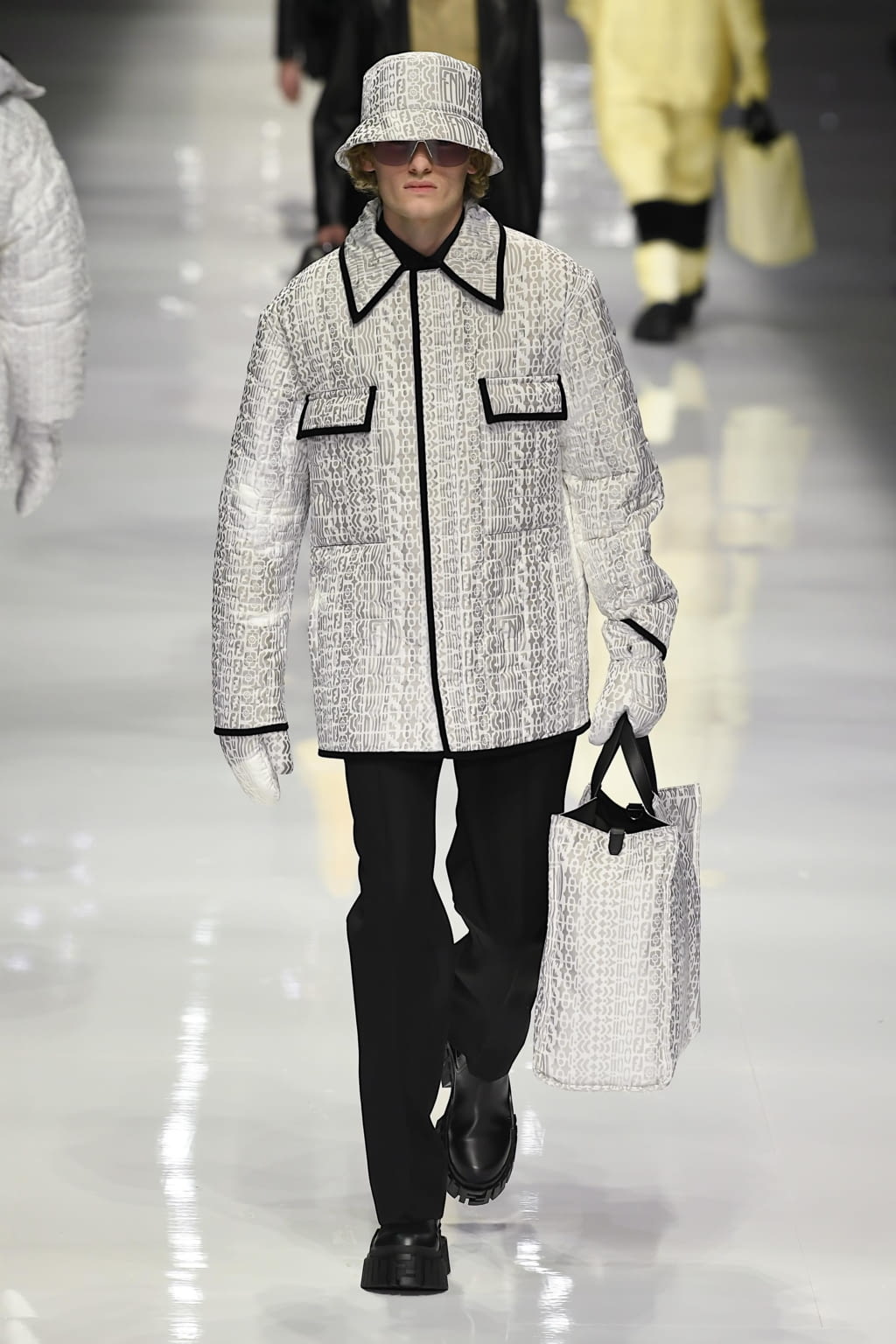 Fashion Week Milan Fall/Winter 2020 look 54 from the Fendi collection 男装