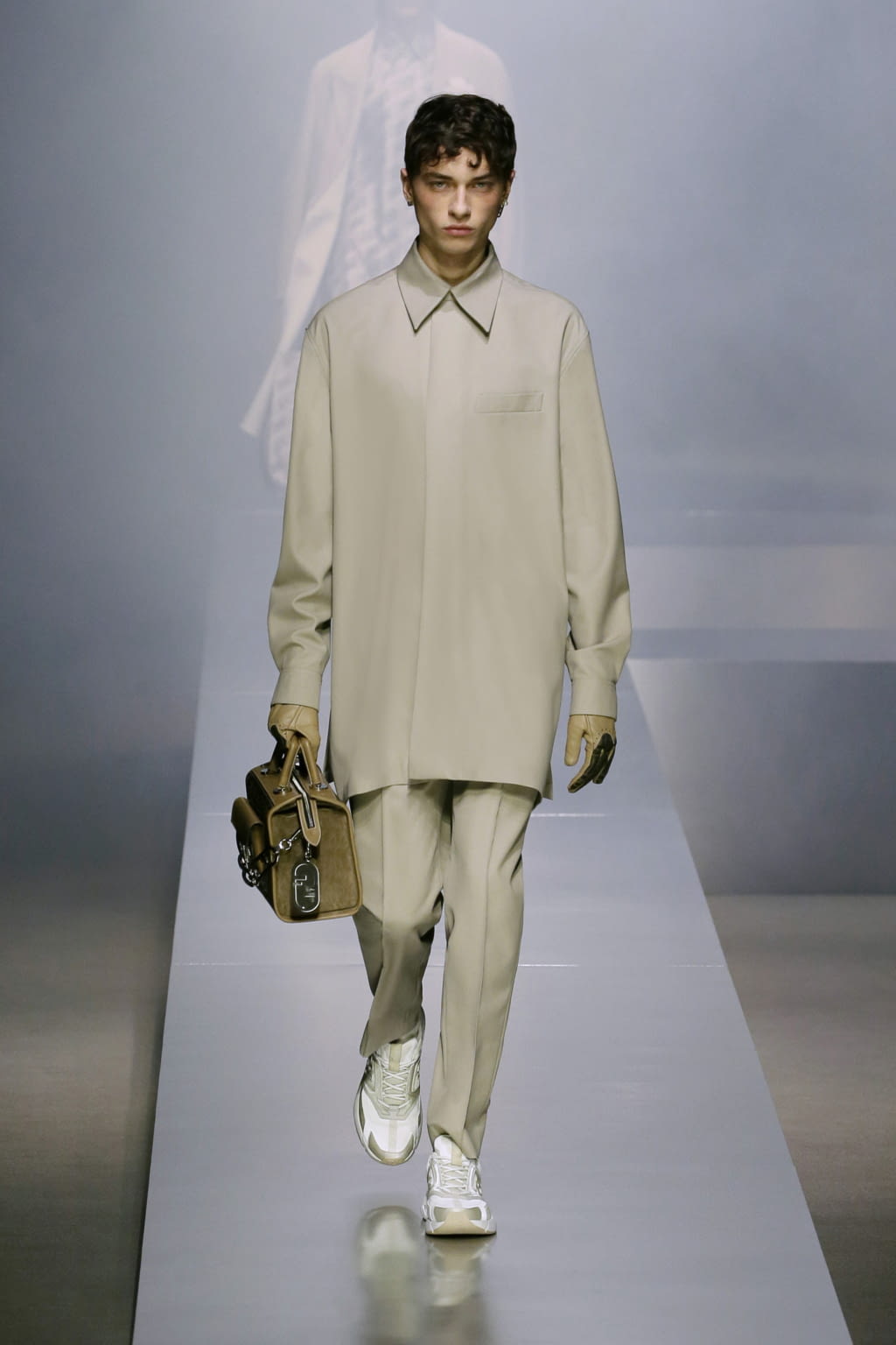 Fashion Week Milan Fall/Winter 2022 look 2 from the Fendi collection menswear