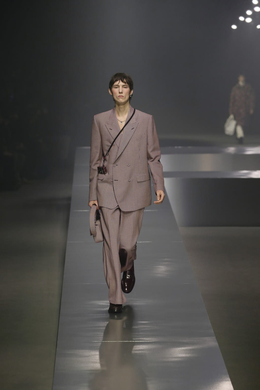 Fashion Week Milan Fall/Winter 2022 look 24 de la collection Fendi menswear
