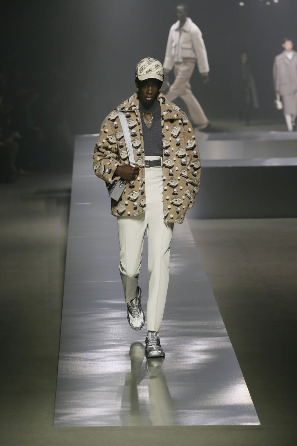 Fashion Week Milan Fall/Winter 2022 look 30 from the Fendi collection 男装