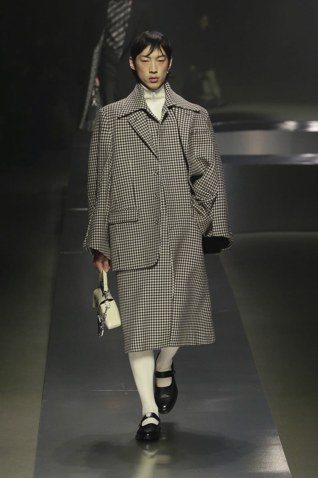 Fashion Week Milan Fall/Winter 2022 look 32 de la collection Fendi menswear