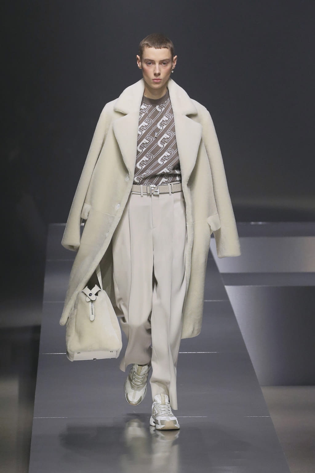Fashion Week Milan Fall/Winter 2022 look 38 from the Fendi collection menswear