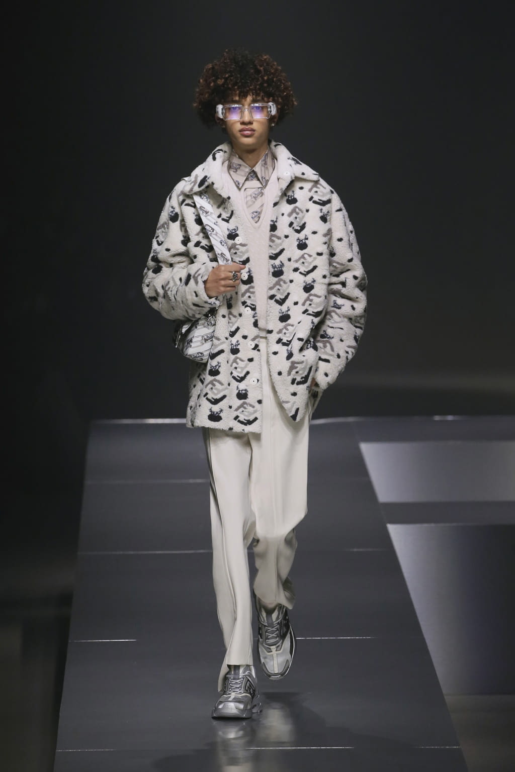 Fashion Week Milan Fall/Winter 2022 look 39 from the Fendi collection menswear