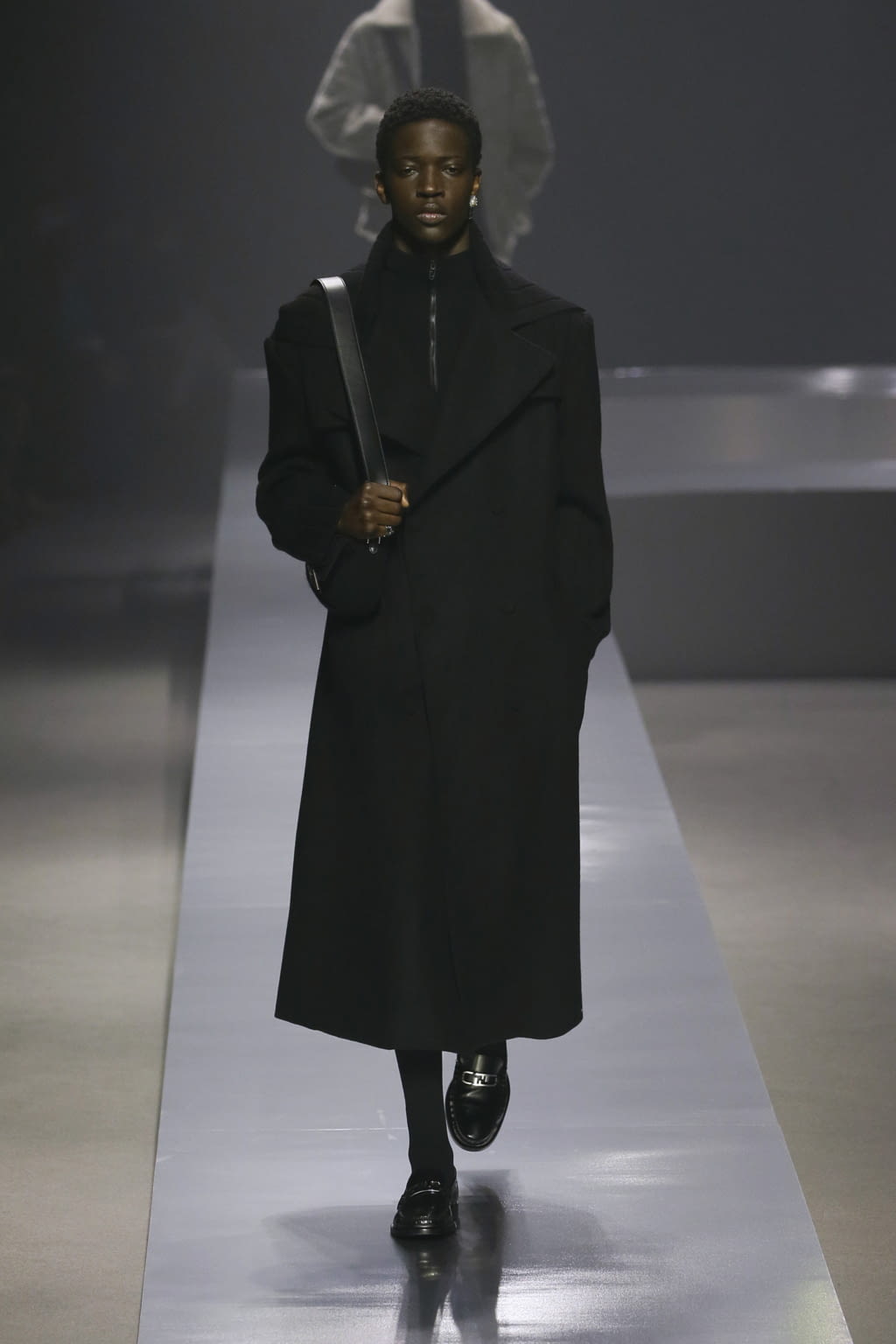 Fashion Week Milan Fall/Winter 2022 look 43 from the Fendi collection 男装