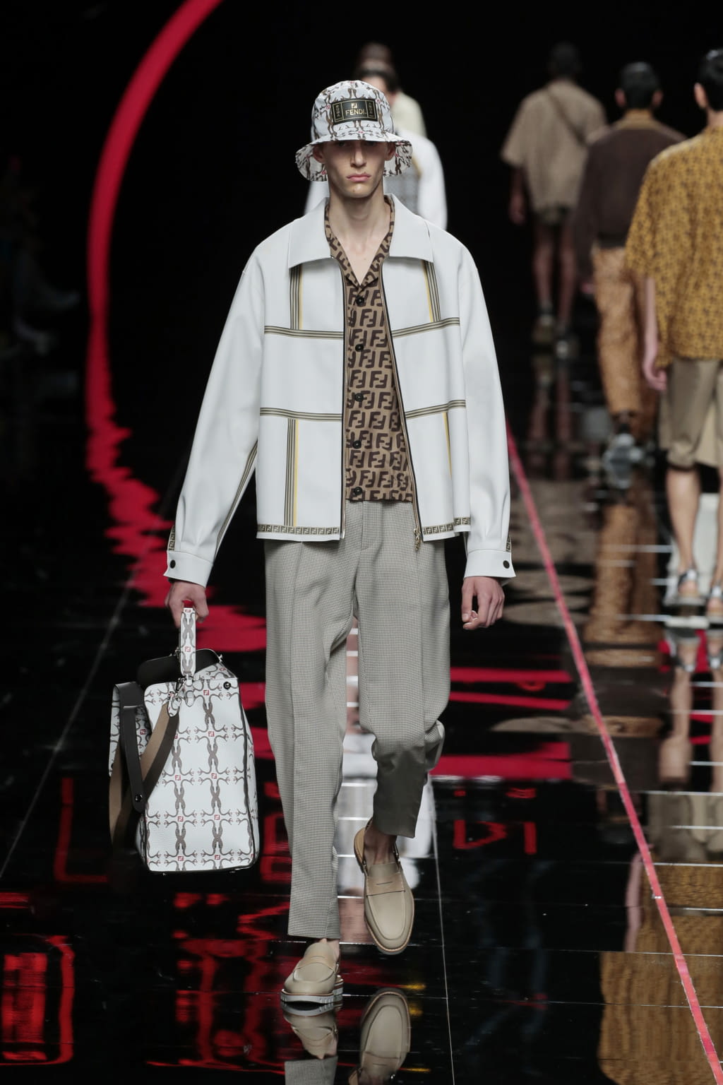 Fashion Week Milan Spring/Summer 2019 look 44 from the Fendi collection 男装