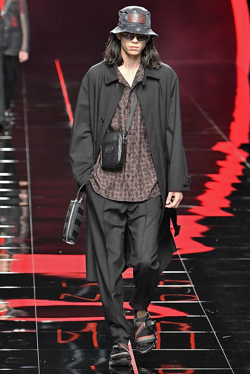 Fashion Week Milan Spring/Summer 2019 look 1 from the Fendi collection 男装