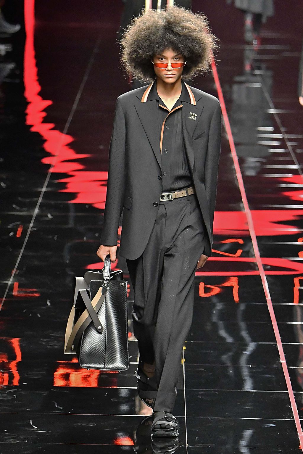 Fashion Week Milan Spring/Summer 2019 look 4 from the Fendi collection 男装