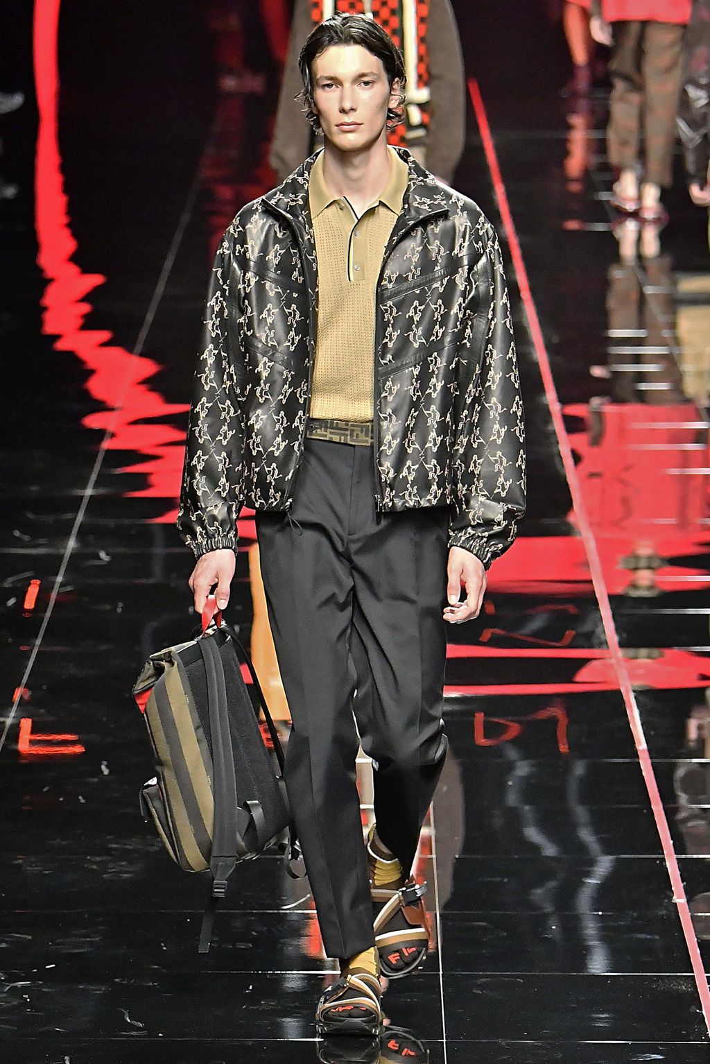 Fashion Week Milan Spring/Summer 2019 look 19 from the Fendi collection 男装