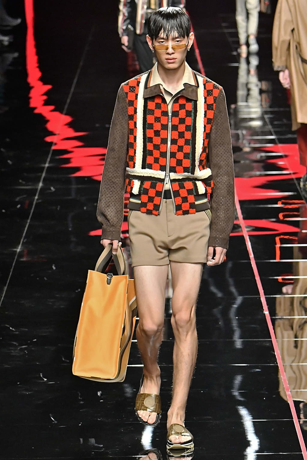 Fashion Week Milan Spring/Summer 2019 look 20 from the Fendi collection 男装