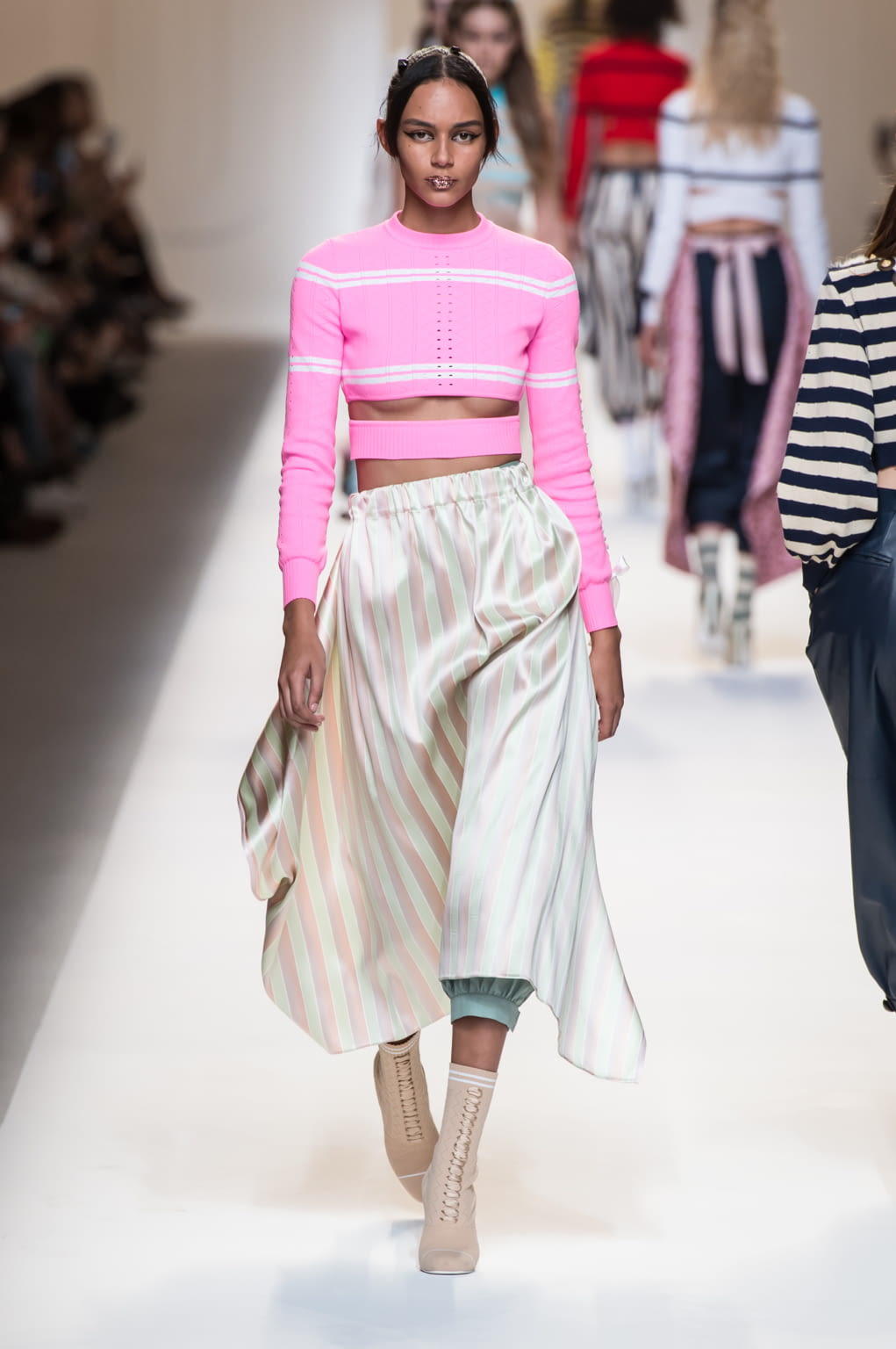Fashion Week Milan Spring/Summer 2017 look 11 de la collection Fendi womenswear
