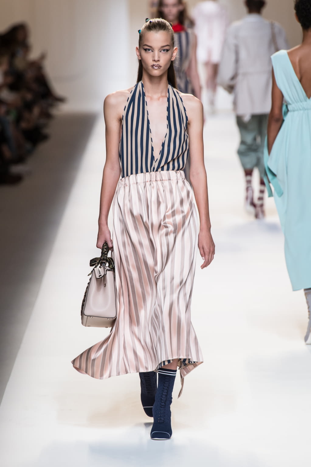 Fashion Week Milan Spring/Summer 2017 look 18 de la collection Fendi womenswear