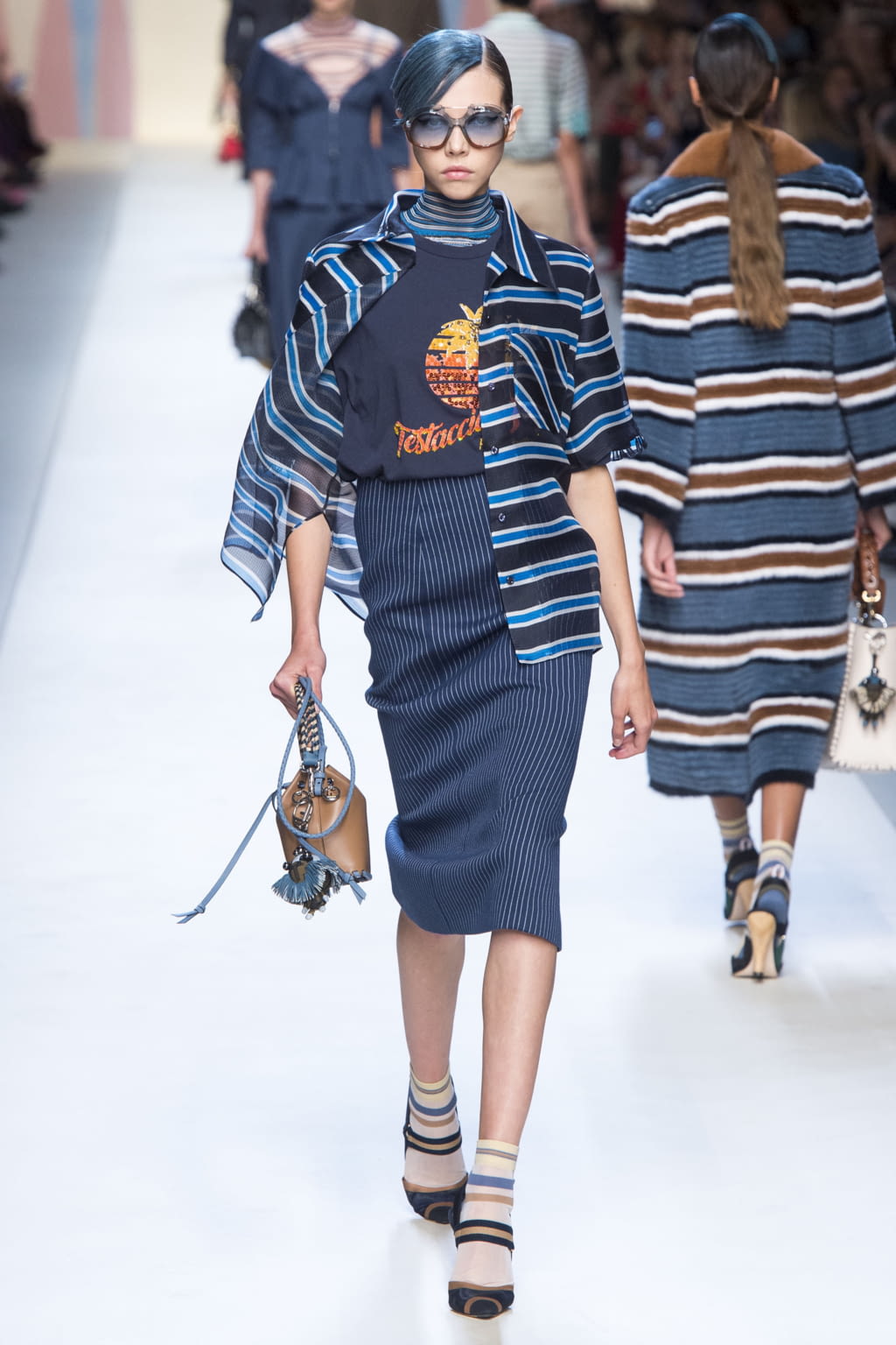 Fashion Week Milan Spring/Summer 2018 look 13 from the Fendi collection womenswear