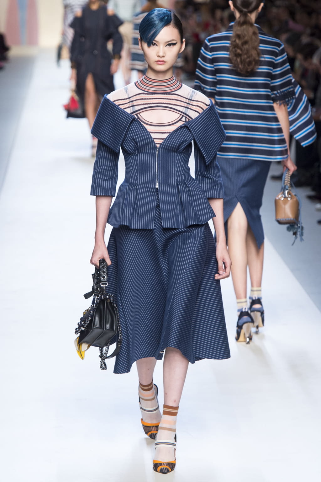 Fashion Week Milan Spring/Summer 2018 look 14 from the Fendi collection 女装