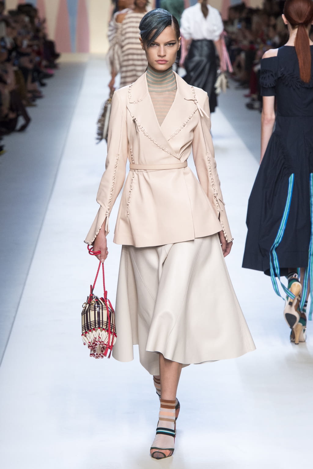Fashion Week Milan Spring/Summer 2018 look 28 from the Fendi collection womenswear