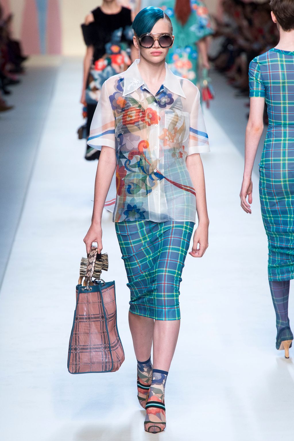 Fashion Week Milan Spring/Summer 2018 look 36 de la collection Fendi womenswear