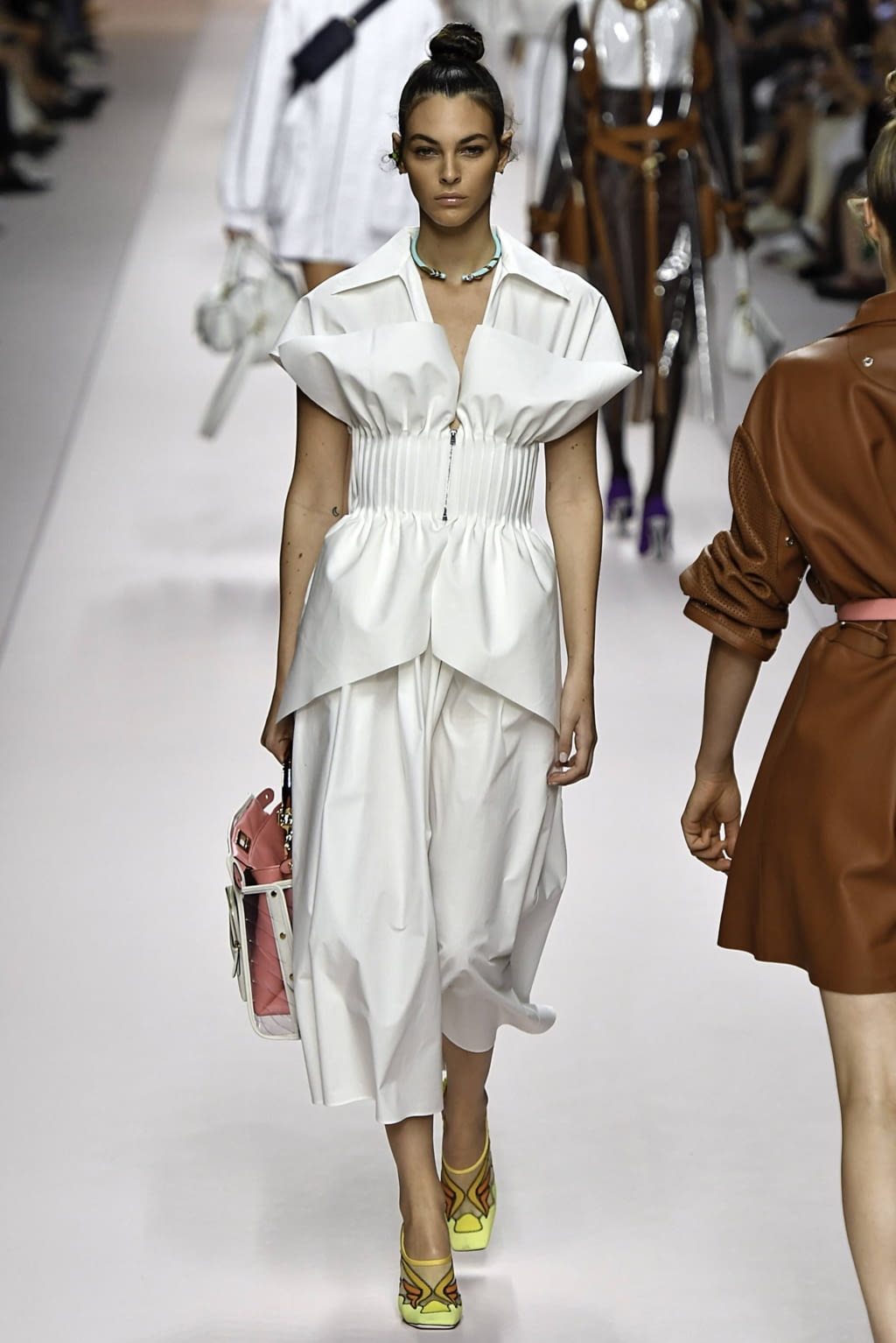 Fashion Week Milan Spring/Summer 2019 look 5 from the Fendi collection womenswear