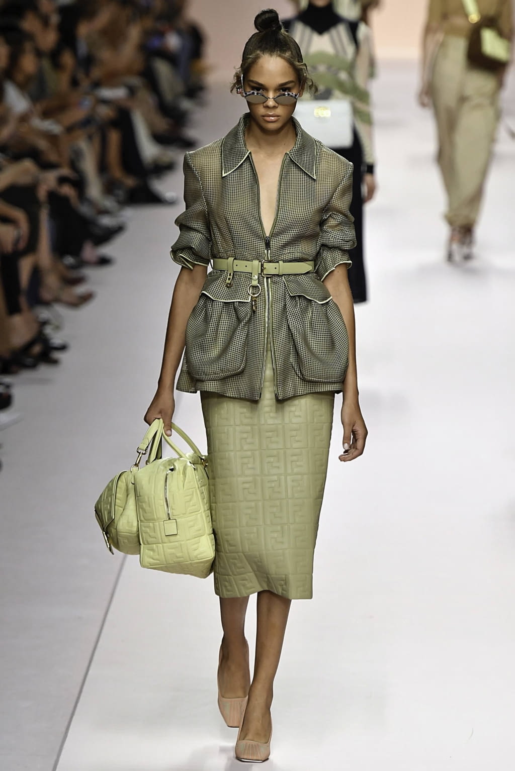 Fashion Week Milan Spring/Summer 2019 look 30 from the Fendi collection womenswear