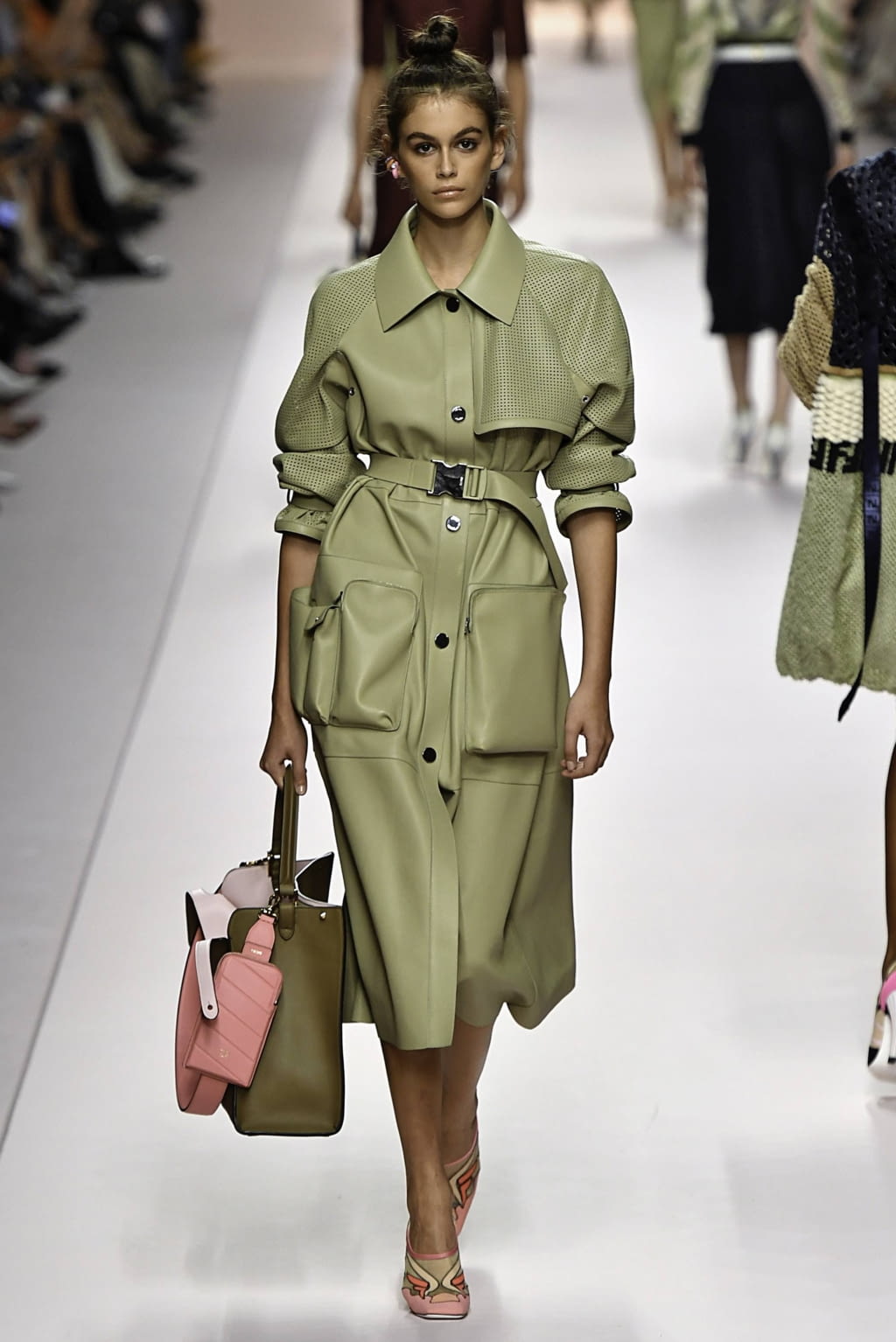 Fashion Week Milan Spring/Summer 2019 look 34 from the Fendi collection 女装
