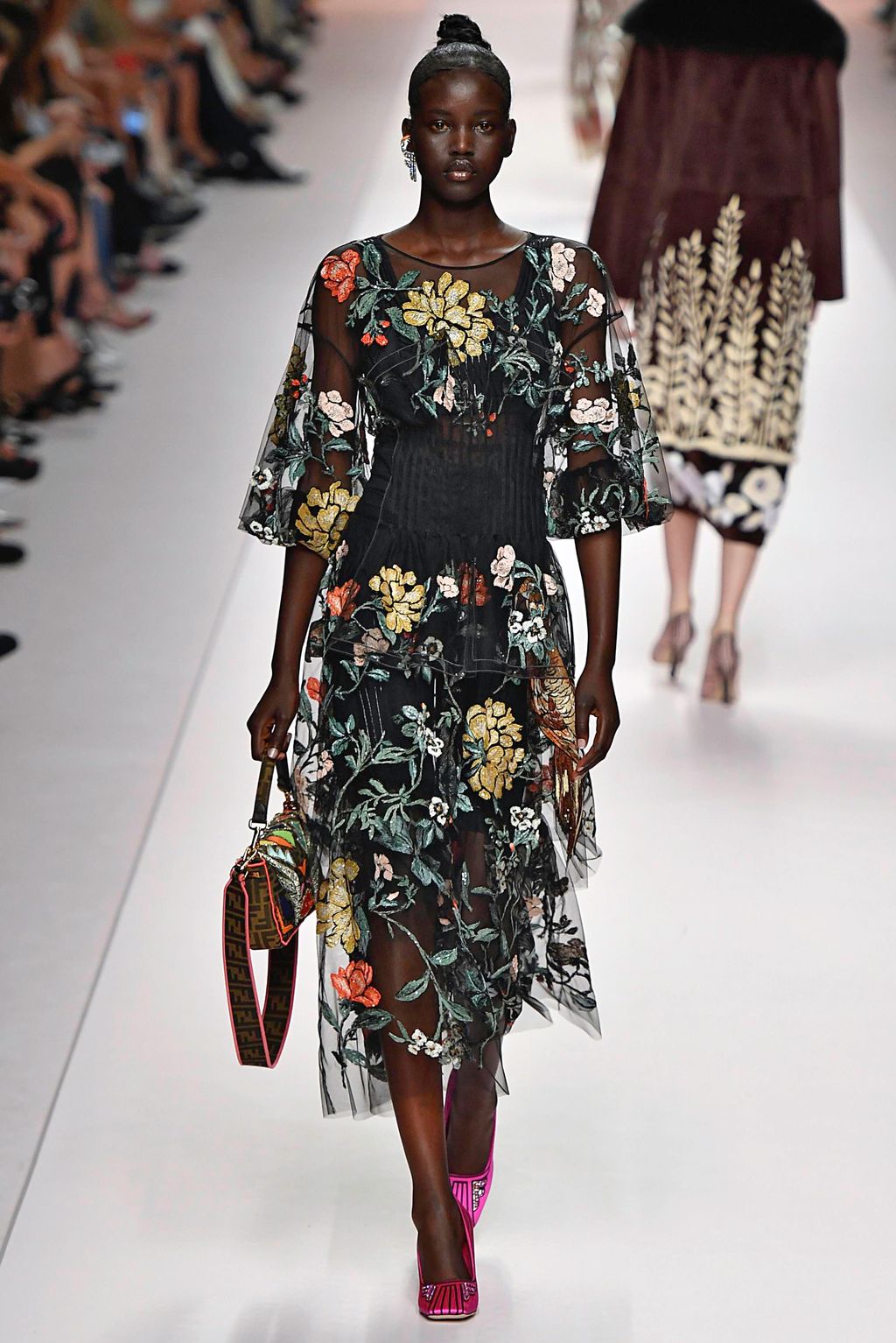 Fashion Week Milan Spring/Summer 2019 look 45 de la collection Fendi womenswear