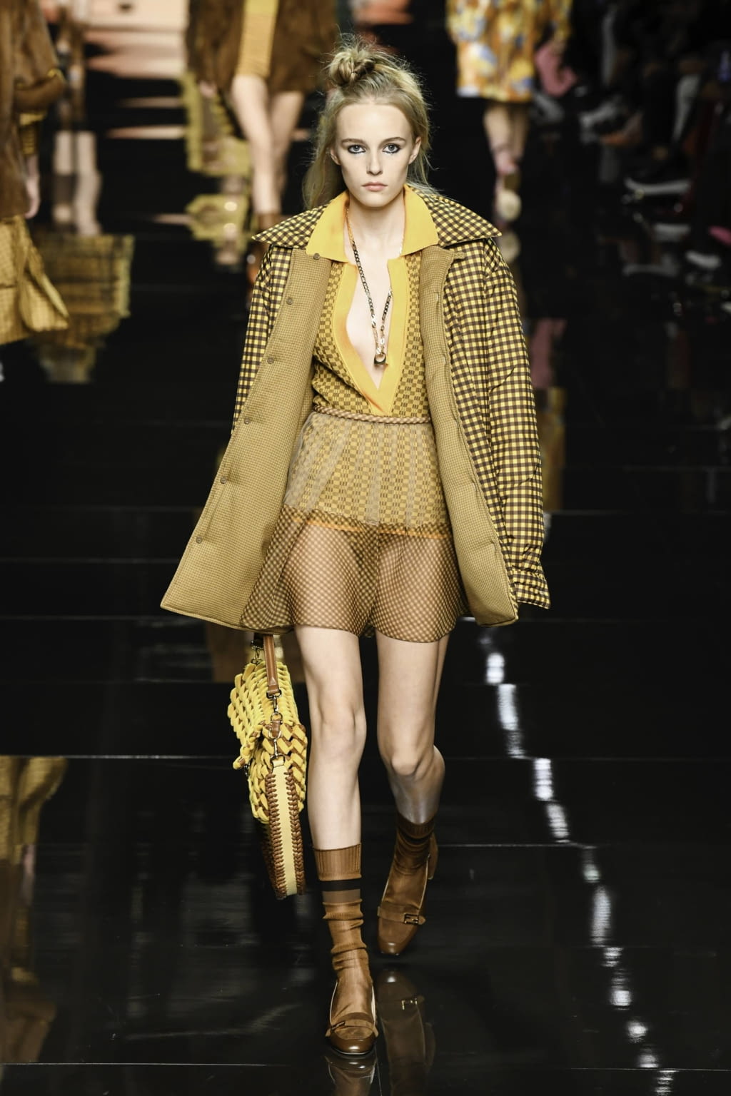 Fashion Week Milan Spring/Summer 2020 look 11 from the Fendi collection 女装