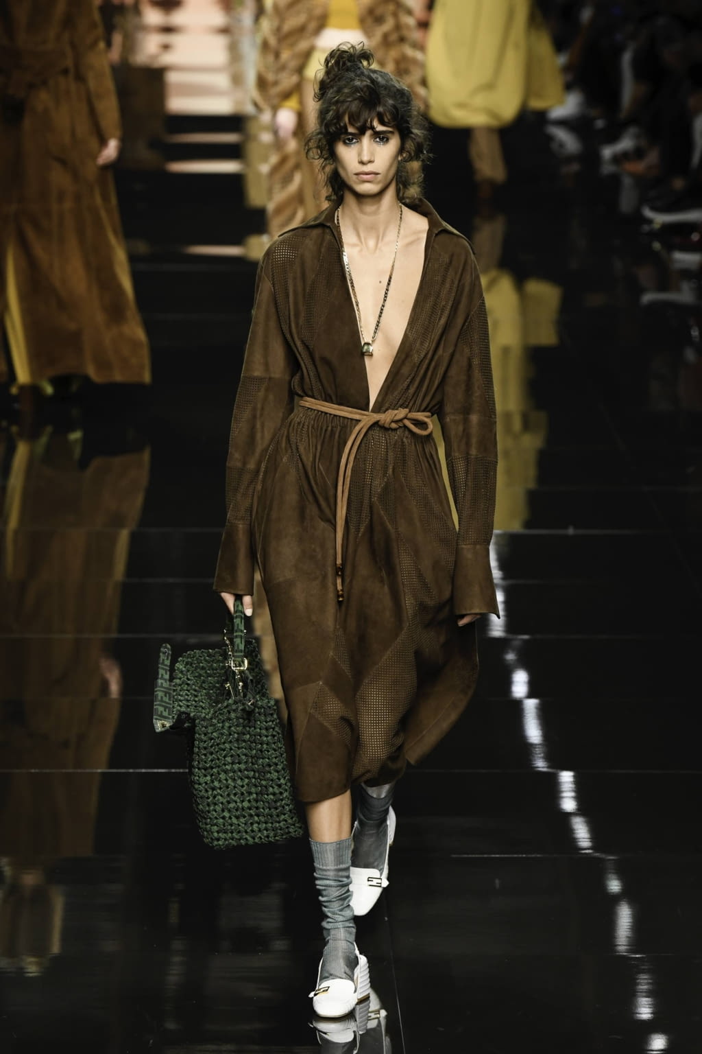 Fashion Week Milan Spring/Summer 2020 look 15 from the Fendi collection 女装