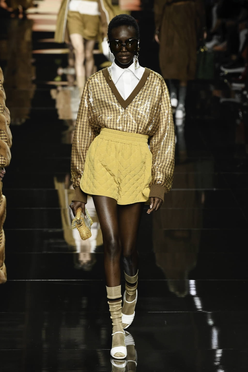 Fashion Week Milan Spring/Summer 2020 look 17 from the Fendi collection 女装