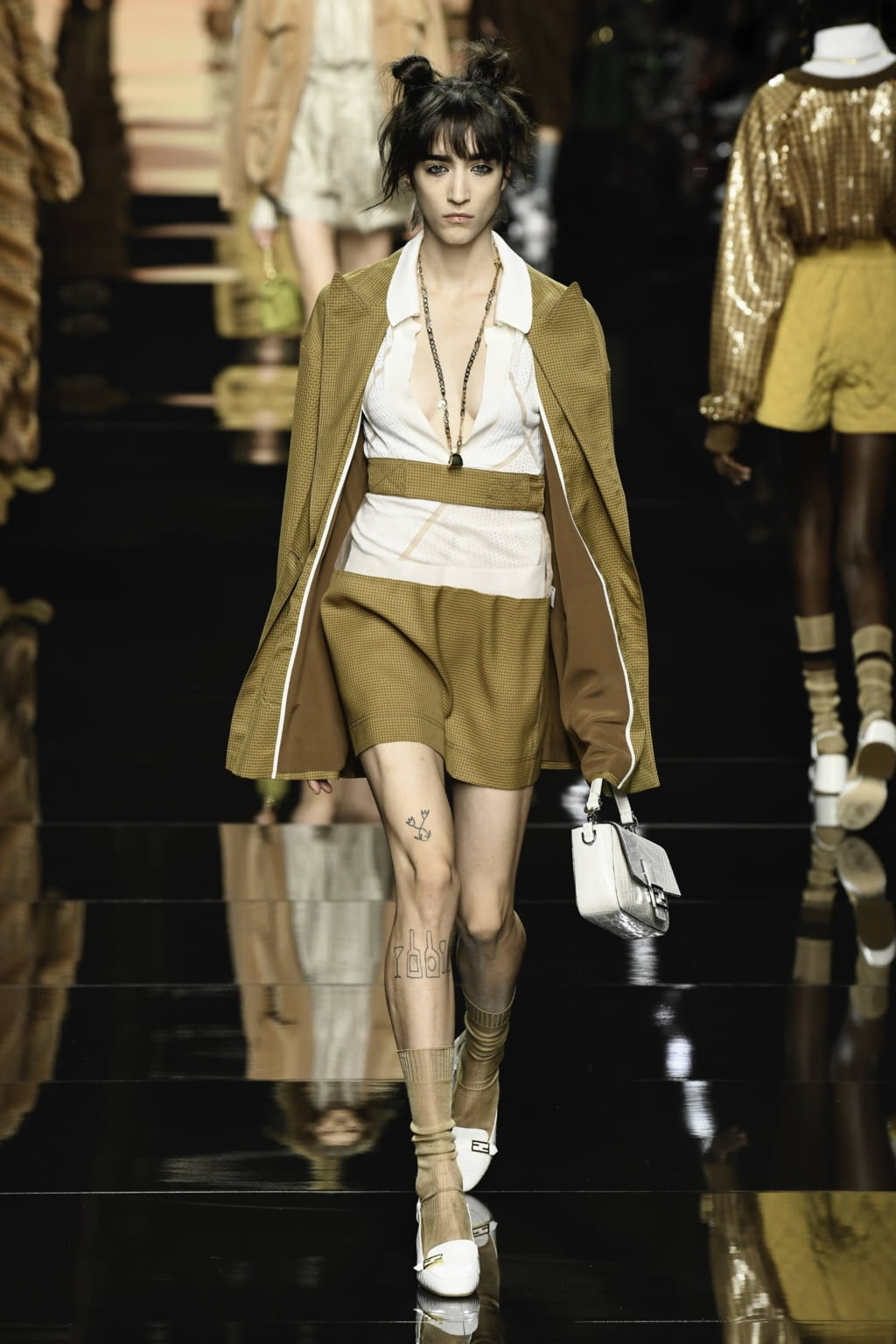 Fashion Week Milan Spring/Summer 2020 look 18 de la collection Fendi womenswear