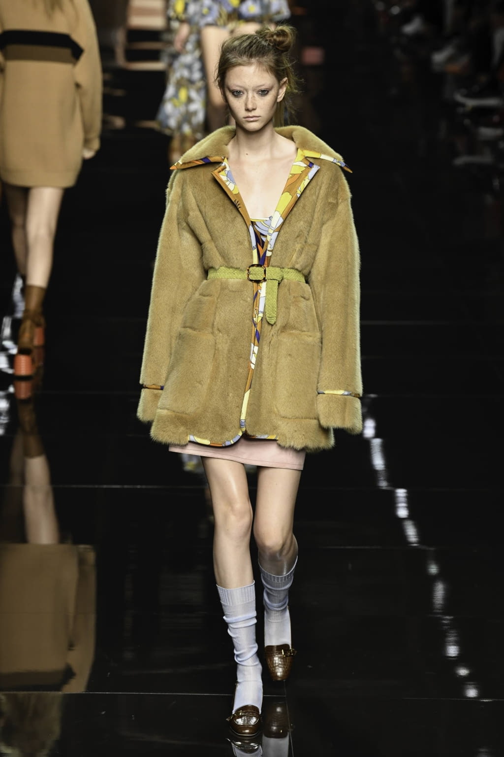 Fashion Week Milan Spring/Summer 2020 look 33 from the Fendi collection 女装