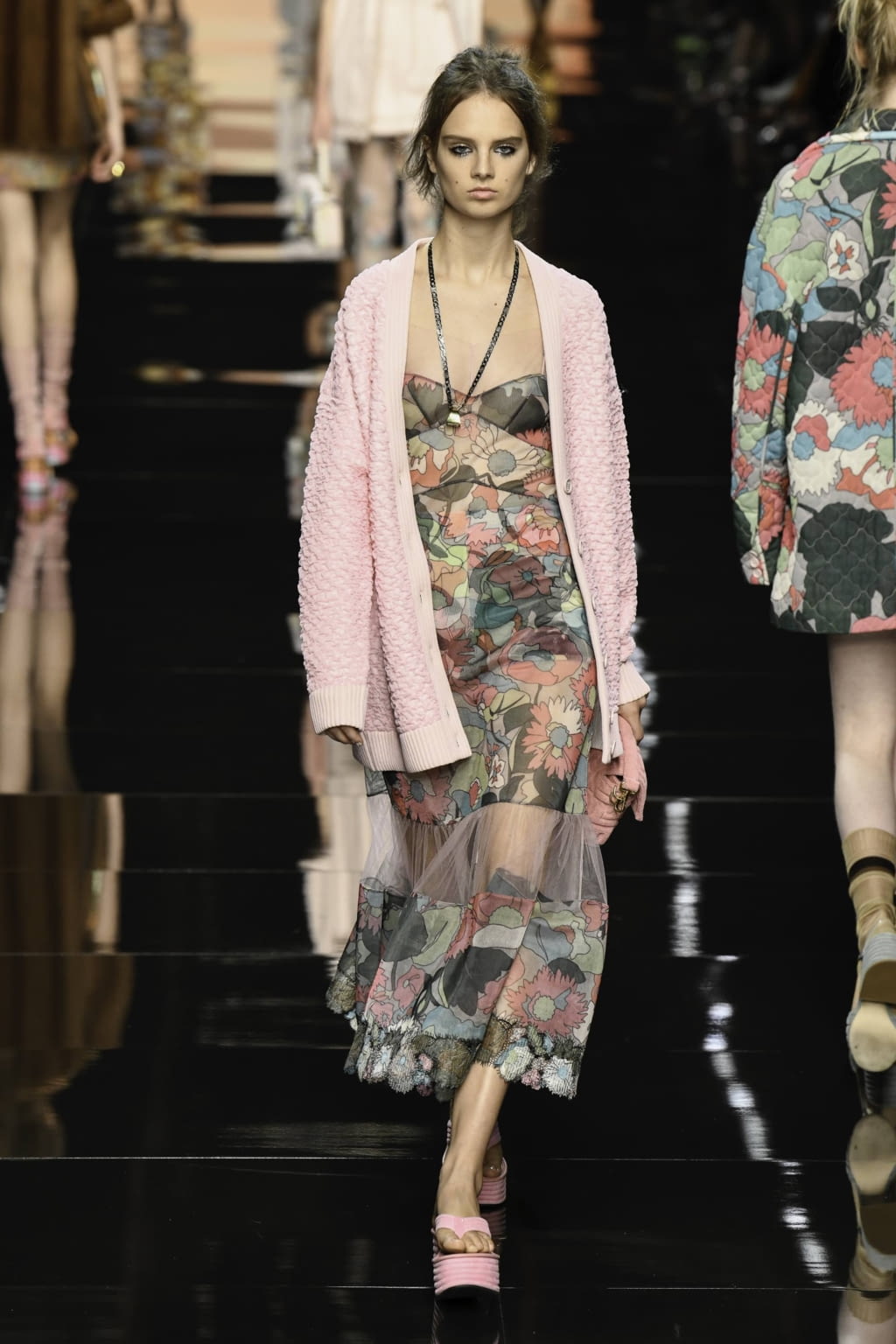 Fashion Week Milan Spring/Summer 2020 look 42 de la collection Fendi womenswear