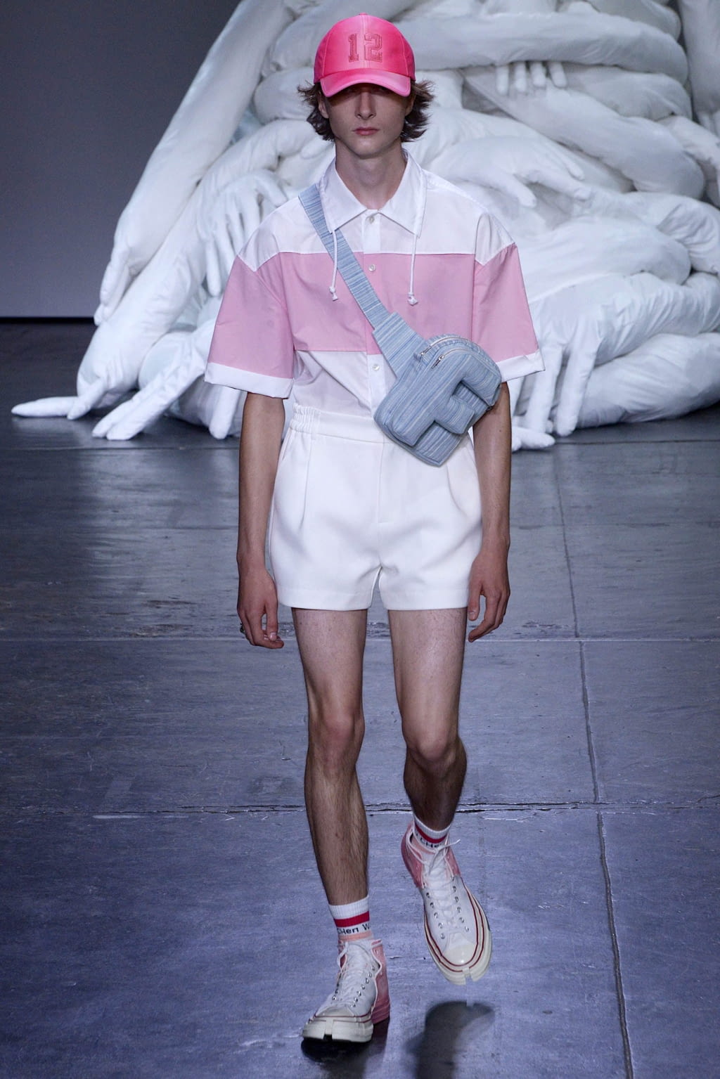 Fashion Week New York Spring/Summer 2019 look 14 from the Feng Chen Wang collection 男装