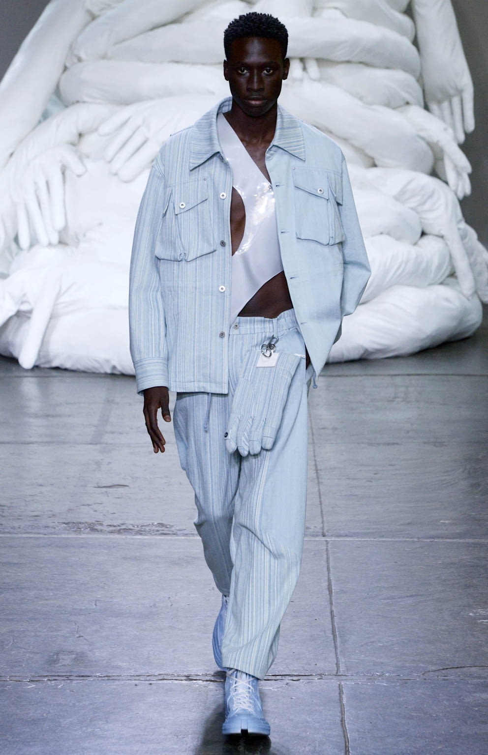 Fashion Week New York Spring/Summer 2019 look 13 from the Feng Chen Wang collection 男装