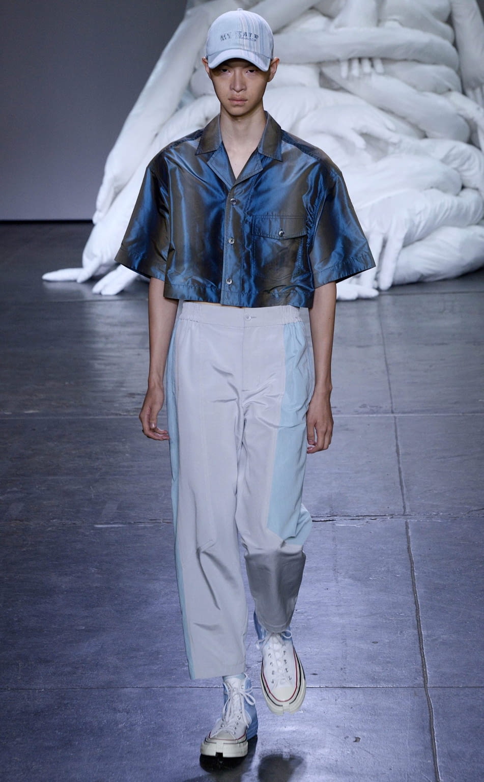 Fashion Week New York Spring/Summer 2019 look 17 de la collection Feng Chen Wang menswear