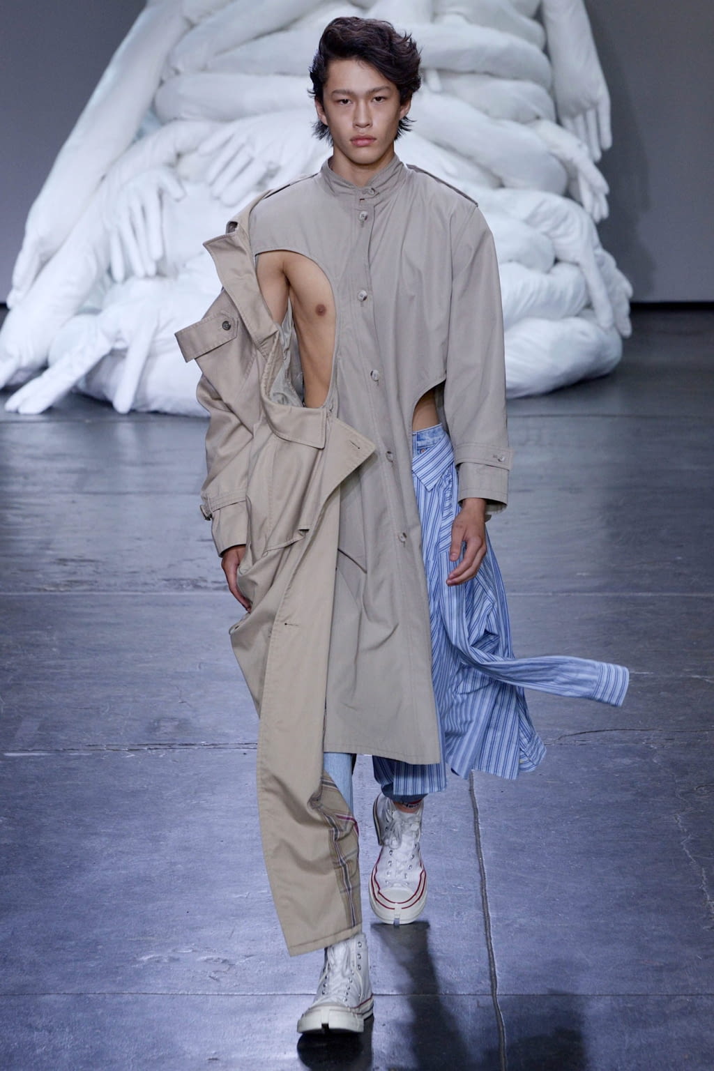 Fashion Week New York Spring/Summer 2019 look 25 from the Feng Chen Wang collection 男装